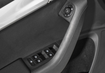 Подержанный автомобиль Skoda Octavia Liftback 2016 года (12 фото)