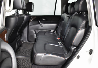 Подержанный автомобиль Nissan Patrol 2011 года (11 фото)