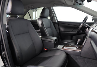 Подержанный автомобиль Toyota Camry Sedan 2015 года (11 фото)