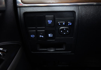 Подержанный автомобиль Toyota Land Cruiser Suv 2015 года (27 фото)