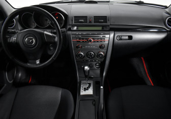 Подержанный автомобиль Mazda 3 Sedan 2007 года (15 фото)
