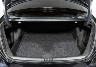 Подержанный автомобиль Volkswagen Jetta Sedan 2013 года (17 фото)