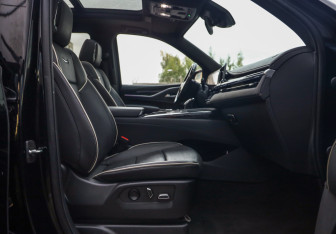 Подержанный автомобиль Cadillac Escalade Suv 2022 года (34 фото)