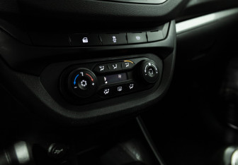 Подержанный автомобиль LADA (ВАЗ) Vesta Sedan 2020 года (16 фото)