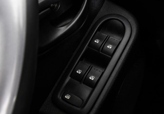 Подержанный автомобиль Renault Duster 2012 года (13 фото)