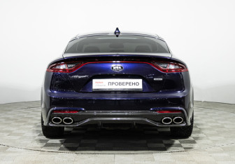 Подержанный автомобиль Kia Stinger 2019 года (6 фото)
