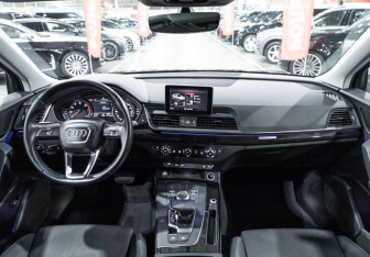 Подержанный автомобиль Audi Q5 2018 года (22 фото)