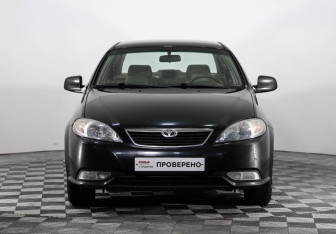 Подержанный автомобиль Daewoo Gentra Sedan 2013 года (2 фото)