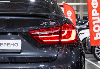 Подержанный автомобиль BMW X6 2016 года (11 фото)
