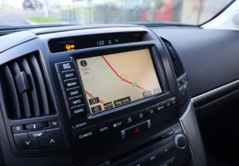 Подержанный автомобиль Toyota Land Cruiser Suv 2008 года (18 фото)