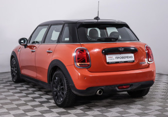 Подержанный автомобиль MINI Hatch 2019 года (7 фото)