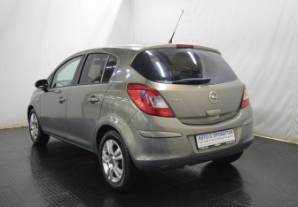 Подержанный автомобиль Opel Corsa 2013 года (7 фото)