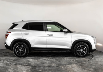 Подержанный автомобиль Hyundai Creta 2022 года (4 фото)