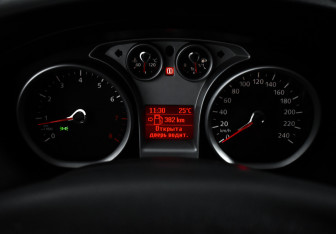 Подержанный автомобиль Ford Focus Wagon 2009 года (17 фото)