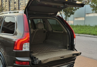 Подержанный автомобиль Volvo XC90 2012 года (36 фото)