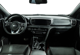 Подержанный автомобиль Kia Sportage 2018 года (13 фото)