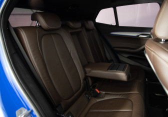 Подержанный автомобиль BMW X2 2018 года (12 фото)