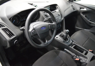 Подержанный автомобиль Ford Focus Wagon 2017 года (10 фото)