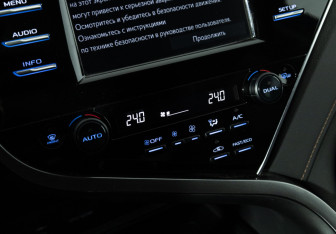 Подержанный автомобиль Toyota Camry Sedan 2019 года (17 фото)