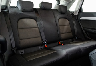 Подержанный автомобиль Audi Q3 2012 года (19 фото)