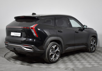 Подержанный автомобиль Geely Atlas 2024 года (5 фото)