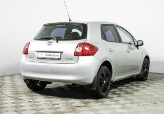 Подержанный автомобиль Toyota Auris Hatchback 2007 года (5 фото)