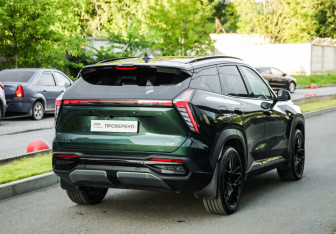 Подержанный автомобиль Geely Atlas 2024 года (6 фото)