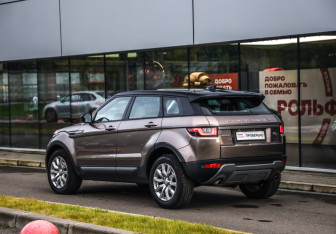 Подержанный автомобиль Land Rover Range Rover Evoque 2017 года (8 фото)