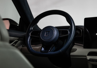 Подержанный автомобиль Zeekr 001 2022 года (40 фото)