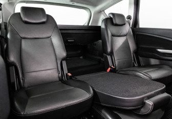 Подержанный автомобиль Ford S-MAX 2008 года (16 фото)