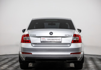Подержанный автомобиль Skoda Octavia Liftback 2016 года (6 фото)