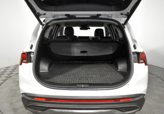 Подержанный автомобиль Hyundai Santa Fe 2022 года (21 фото)