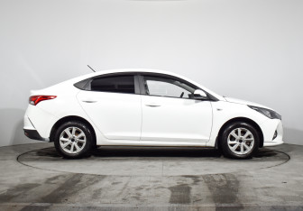 Подержанный автомобиль Hyundai Solaris Sedan 2021 года (4 фото)