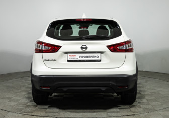 Подержанный автомобиль Nissan Qashqai 2018 года (6 фото)