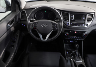 Подержанный автомобиль Hyundai Tucson 2016 года (10 фото)