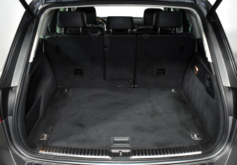 Подержанный автомобиль Volkswagen Touareg 2015 года (19 фото)