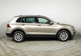 Подержанный автомобиль Volkswagen Tiguan 2017 года (4 фото)