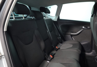 Подержанный автомобиль SEAT Altea 2012 года (13 фото)