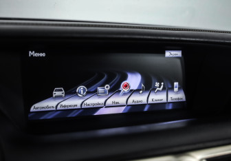 Подержанный автомобиль Lexus GS 2014 года (13 фото)