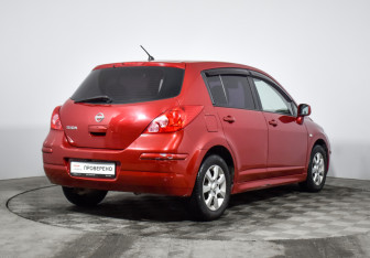 Подержанный автомобиль Nissan Tiida Hatchback 2011 года (5 фото)