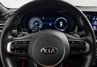 Подержанный автомобиль Kia K5 2021 года (23 фото)