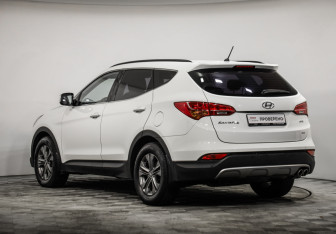 Подержанный автомобиль Hyundai Santa Fe 2013 года (7 фото)