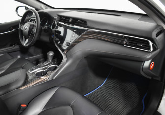 Подержанный автомобиль Toyota Camry Sedan 2019 года (12 фото)