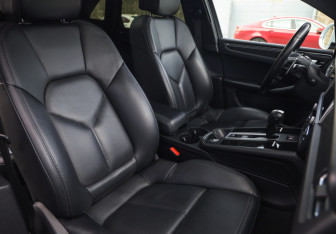Подержанный автомобиль Porsche Macan 2021 года (24 фото)