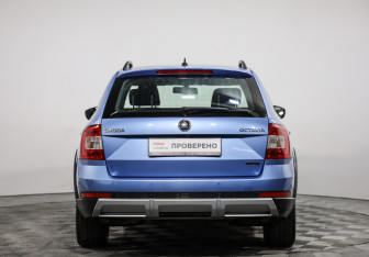 Подержанный автомобиль Skoda Octavia Wagon 2016 года (6 фото)