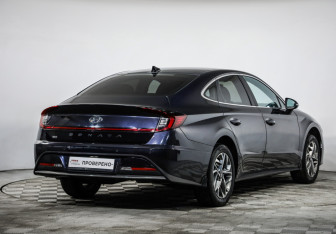Подержанный автомобиль Hyundai Sonata 2021 года (5 фото)