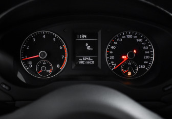 Подержанный автомобиль Volkswagen Jetta Sedan 2014 года (18 фото)