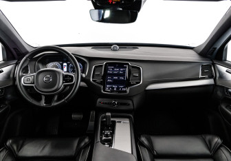 Подержанный автомобиль Volvo XC90 2021 года (13 фото)