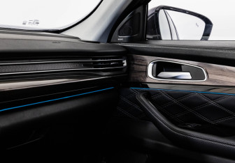 Подержанный автомобиль Exeed VX 2023 года (16 фото)