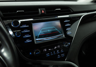 Подержанный автомобиль Toyota Camry Sedan 2018 года (15 фото)